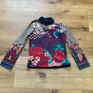 catimini long sleeves top size 8 in good conditions (designed in France)